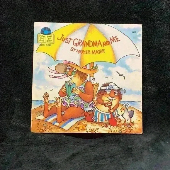 **HOST PICK** Two Vintage 1980s Mercer Mayer books  that include vinyl records - Picture 4 of 14